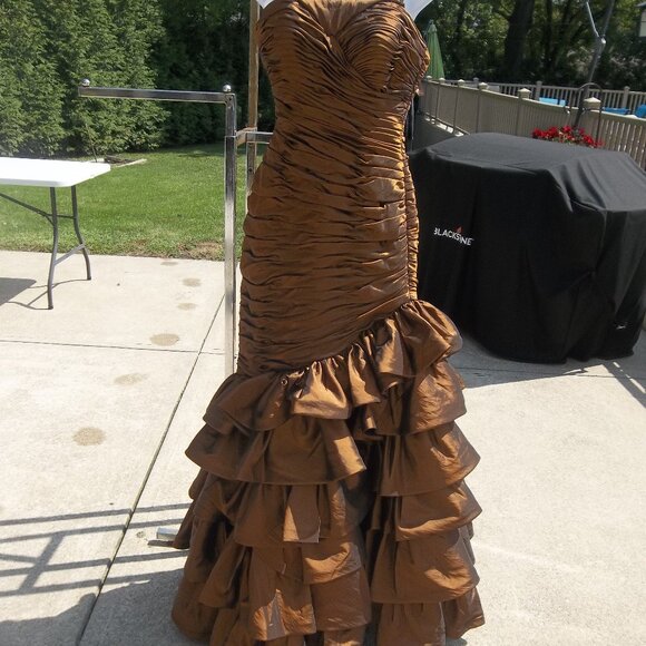 Jovani Dresses & Skirts - JOVANI GORGEOUS BRONZE METALIC GOWN 6